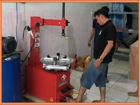 ​​​​​​​ KINH NGHIỆM MUA MÁY RA VÀO LỐP XE 