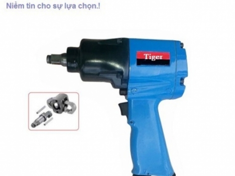 so sánh giữa  máy siết bu lông dùng điện với dùng pin